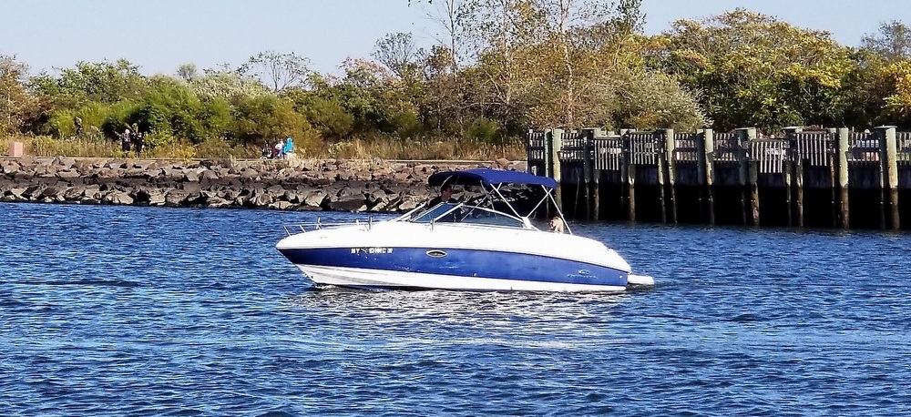 Chaparral 235 Sports Cabin